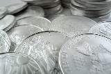 沪银跌超6%：贵金属的“避险光环”今天失灵了