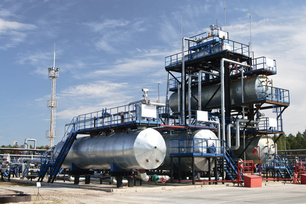 至亚洲出口量下滑,新加坡供给压力减弱;中,美炼厂进料需求保持旺盛